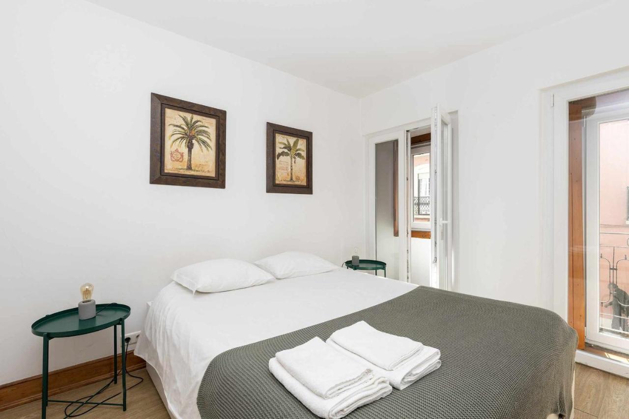 Typical Portuguese Apartment In Sao Bento Lissabon Exterior foto